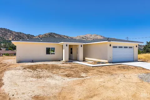 Exterior - 22013 Mccarthy Dr, Tehachapi, CA 93561 photo 2 of 8