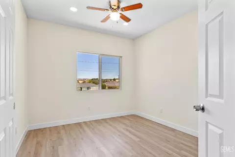 Bedroom - 22013 Mccarthy Dr, Tehachapi, CA 93561 photo 6 of 6