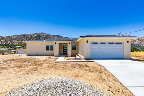Exterior - 22013 Mccarthy Dr, Tehachapi, CA 93561 photo 1 of 8