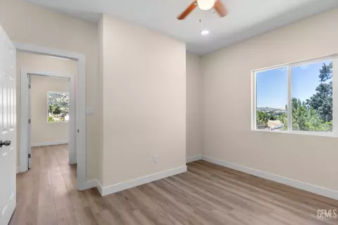 Bedroom - 22013 Mccarthy Dr, Tehachapi, CA 93561 photo 1 of 6