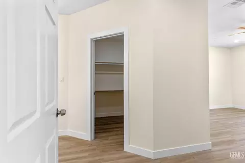 Entry Way - 22013 Mccarthy Dr, Tehachapi, CA 93561 photo 7 of 7