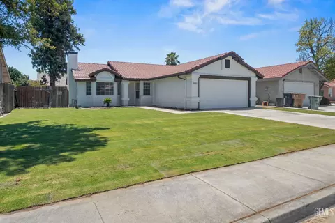 4401 Cyclone Dr, Bakersfield, CA 93313
