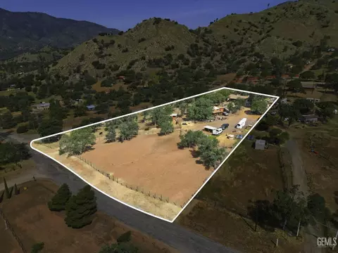 21471 Thompson Canyon Ave, Caliente, CA 93518