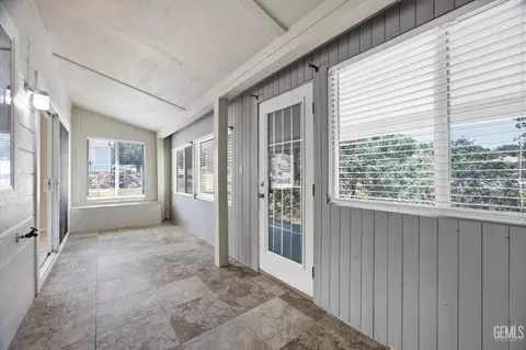 Exterior - 21276 White Pine Dr #53, Tehachapi, CA 93561 photo 5 of 8
