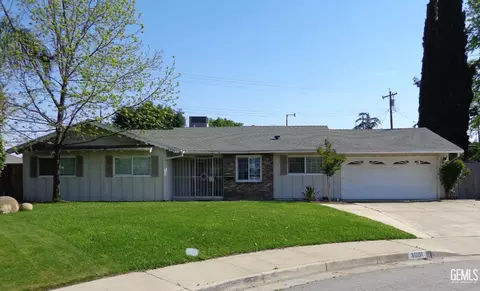 3001 Peach Tree Ct, Bakersfield, CA 93301