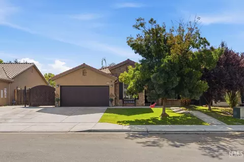 Exterior - 9508 Wareham Dr, Bakersfield, CA 93313 photo 2 of 7