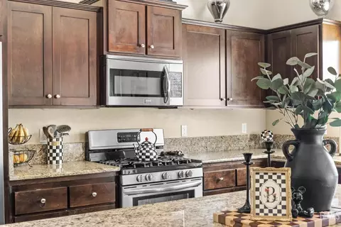 Kitchen - 9508 Wareham Dr, Bakersfield, CA 93313 photo 1 of 5