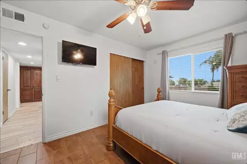 253 E Mckee Rd, Bakersfield, CA 93307 photo 20