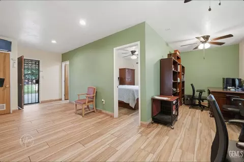 253 E Mckee Rd, Bakersfield, CA 93307 photo 14