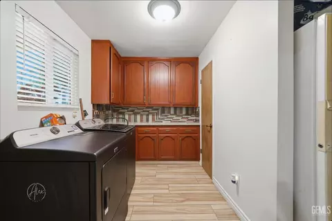 253 E Mckee Rd, Bakersfield, CA 93307 photo 15