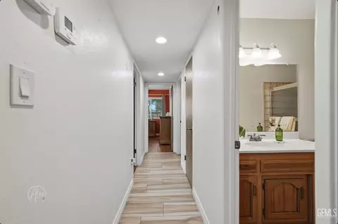 253 E Mckee Rd, Bakersfield, CA 93307 photo 24