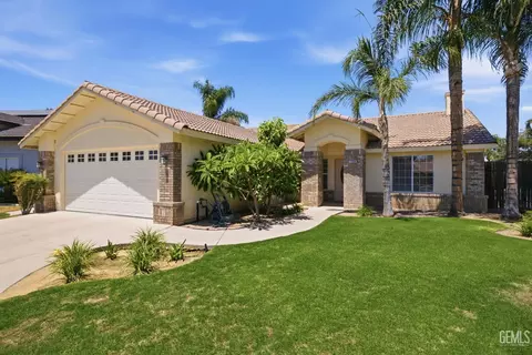11006 Southwales Ct, Bakersfield, CA 93312