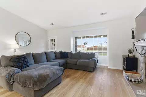 21461 Silver Dr, Tehachapi, CA 93561 photo 8