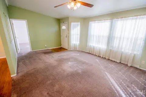 Living - 182 Sousa Ln, Bakersfield, CA 93308 photo 1 of 3