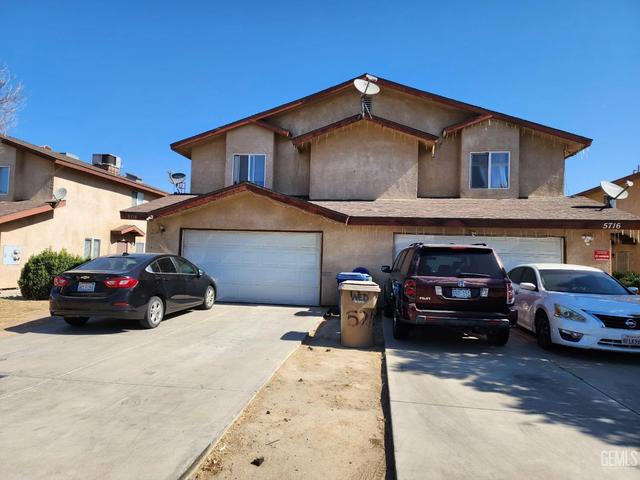 5716 Castlegate Ln, Bakersfield, CA 93308