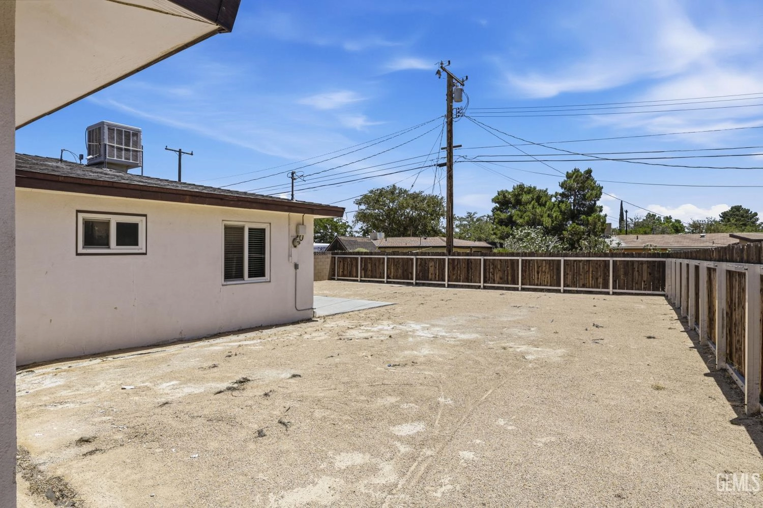 Exterior - 15836 Rexroth St, Mojave, CA 93501 photo 3 of 5