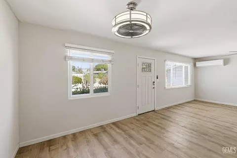Living - 15836 Rexroth St, Mojave, CA 93501 photo 3 of 3