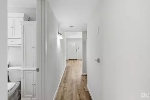 Entry Way - 15836 Rexroth St, Mojave, CA 93501 photo 2 of 2