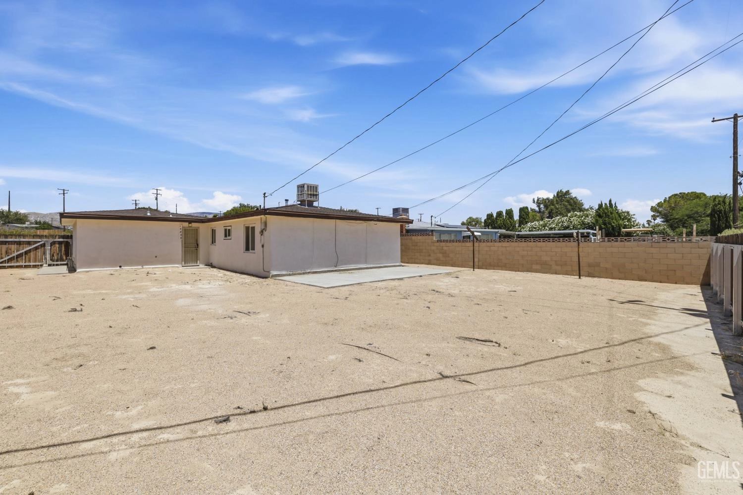 Exterior - 15836 Rexroth St, Mojave, CA 93501 photo 5 of 5