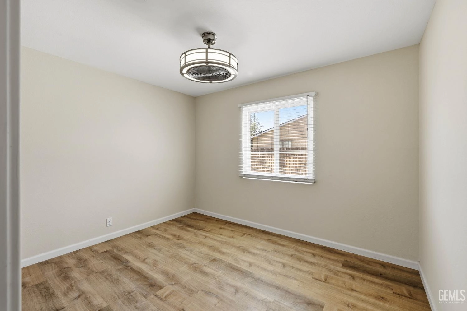 Bedroom - 15836 Rexroth St, Mojave, CA 93501 photo 2 of 2