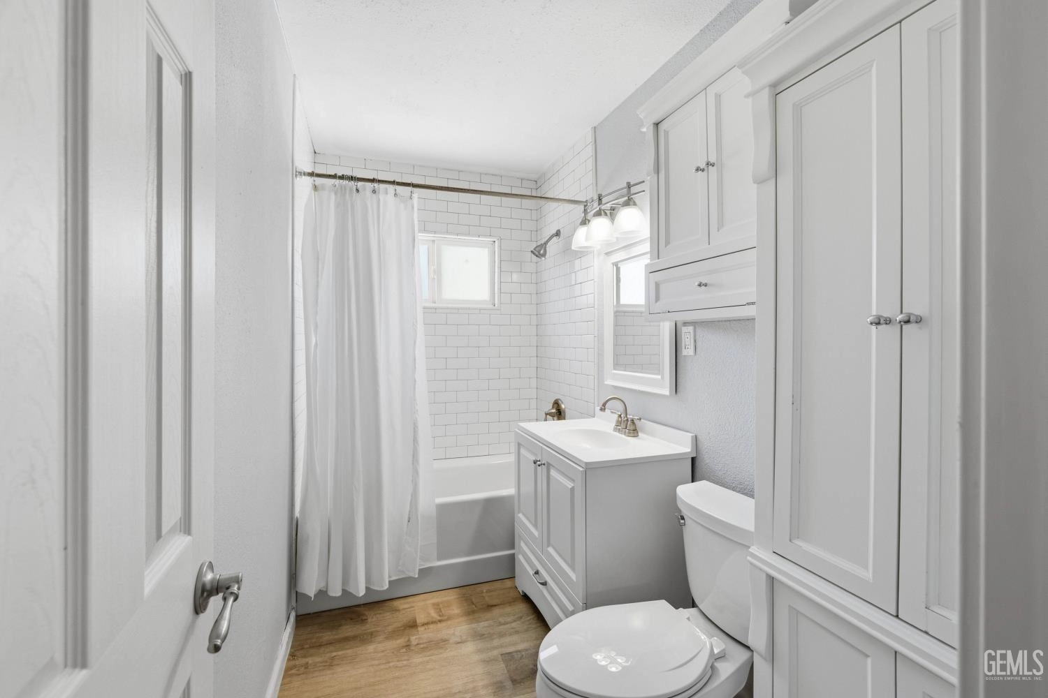 Bath - 15836 Rexroth St, Mojave, CA 93501 photo 1 of 1