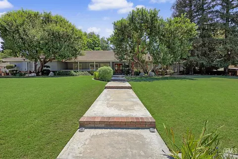 4215 Flintridge Dr, Bakersfield, CA 93306