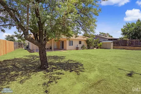 Exterior - 21161 Santa Barbara Dr, Tehachapi, CA 93561 photo 6 of 10