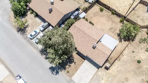 View/Area - 21161 Santa Barbara Dr, Tehachapi, CA 93561 photo 4 of 9