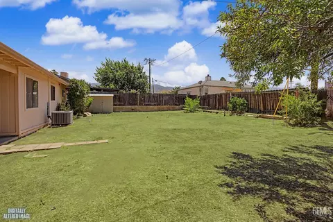 Exterior - 21161 Santa Barbara Dr, Tehachapi, CA 93561 photo 3 of 10