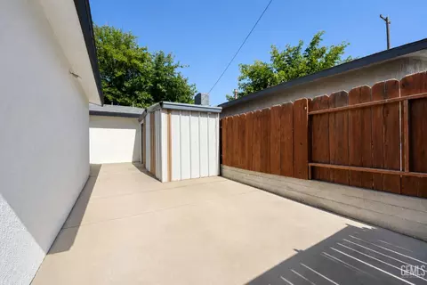 Exterior - 407 Garratt St, Taft, CA 93268 photo 7 of 7