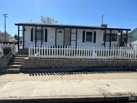 301 D St, Taft, CA 93268 photo 1