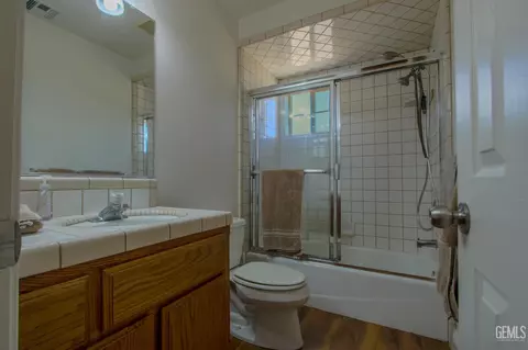 Bath - 20654 Sasia Rd, Tehachapi, CA 93561 photo 1 of 6