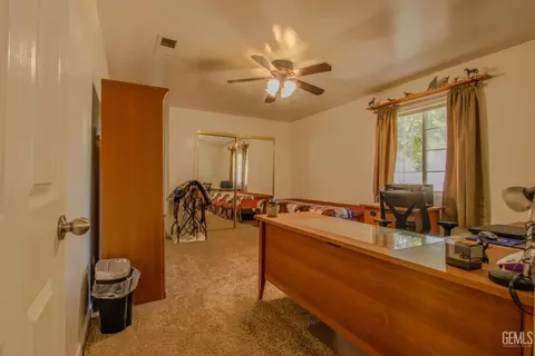 Bedroom - 20654 Sasia Rd, Tehachapi, CA 93561 photo 4 of 5
