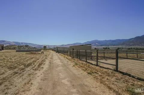 Exterior - 20654 Sasia Rd, Tehachapi, CA 93561 photo 11 of 11