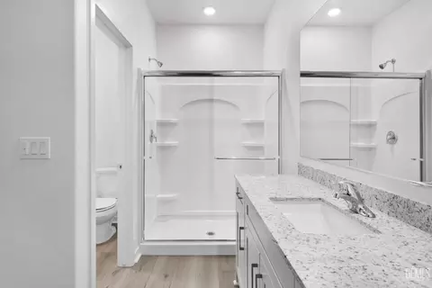Bath - 1213 Nectar Pl, Shafter, CA 93263 photo 2 of 3