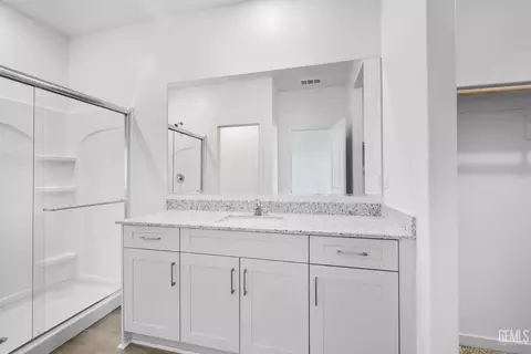 Bath - 1213 Nectar Pl, Shafter, CA 93263 photo 1 of 3