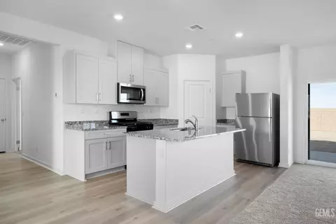 Kitchen - 1213 Nectar Pl, Shafter, CA 93263 photo 1 of 3