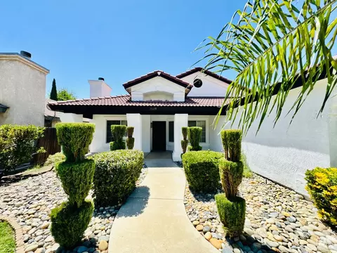 10419 Olympia Fields Dr, Bakersfield, CA 93312