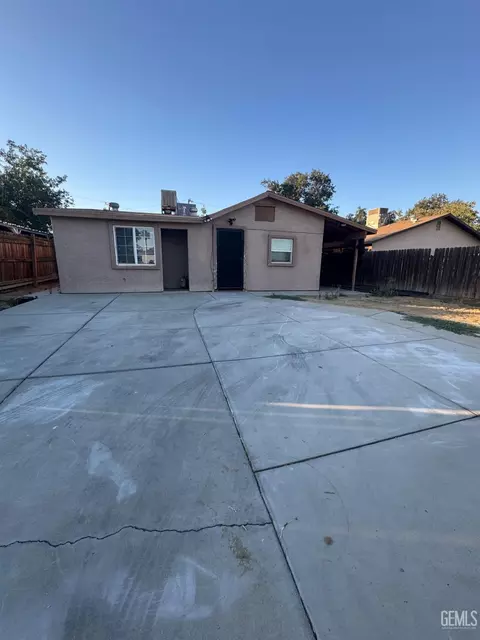 614 Cannon Ave, Bakersfield, CA 93307