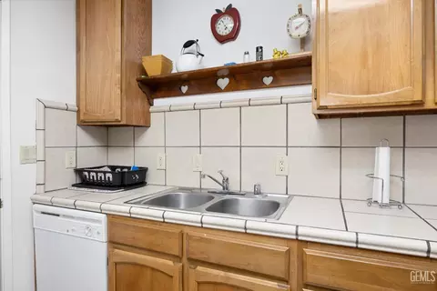 Kitchen - 47694 Beartrap Rd, Posey, CA 93260 photo 3 of 3