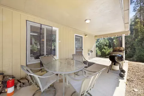 Exterior - 47694 Beartrap Rd, Posey, CA 93260 photo 5 of 9