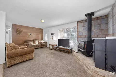Living - 47694 Beartrap Rd, Posey, CA 93260 photo 1 of 2