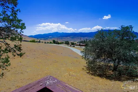 View/Area - 25441 Bear Valley Rd, Tehachapi, CA 93561 photo 1 of 1