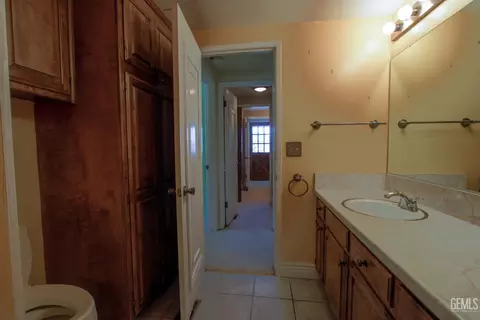 Bath - 25441 Bear Valley Rd, Tehachapi, CA 93561 photo 3 of 3
