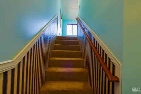 Entry Way - 25441 Bear Valley Rd, Tehachapi, CA 93561 photo 4 of 4