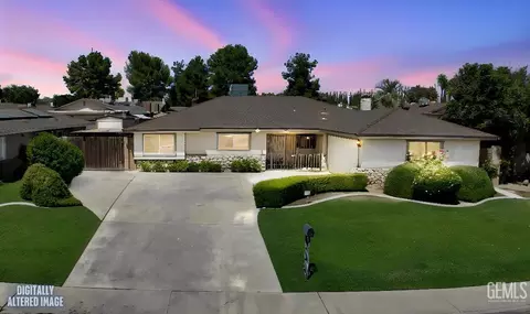 2113 Westminster Dr, Bakersfield, CA 93309