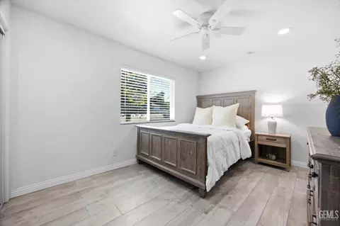 Bedroom - 23461 Lakeview Dr, Tehachapi, CA 93561 photo 4 of 9