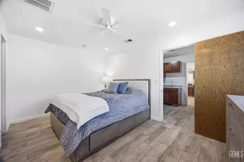 Bedroom - 23461 Lakeview Dr, Tehachapi, CA 93561 photo 9 of 9