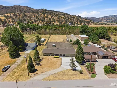 View/Area - 23461 Lakeview Dr, Tehachapi, CA 93561 photo 3 of 5