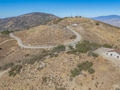 23860 El Rancho Dr, Tehachapi, CA 93561 photo 4